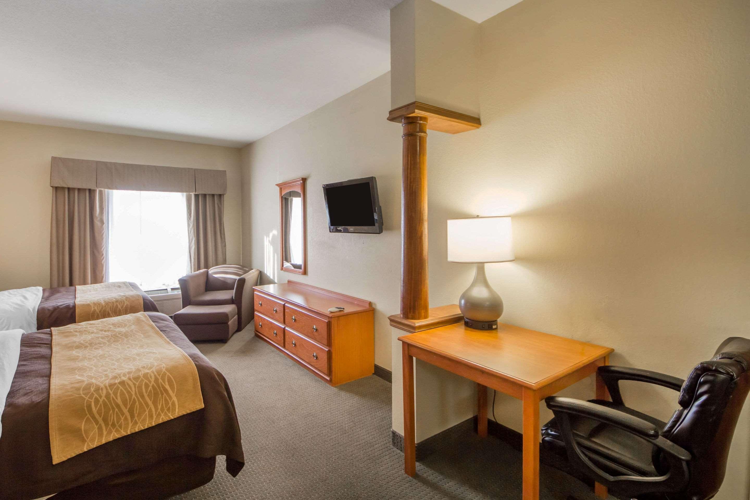 Quality Inn & Suites Midamerica Industrial Park Area Pryor Creek Экстерьер фото